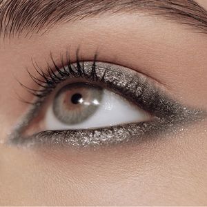 victoria beckham sea grey eyeliner